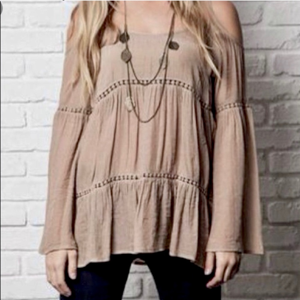 NWOT Umgee Cold-Shoulder Bell Sleeve Mocha Boho Blouse